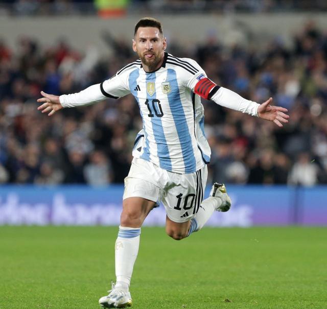 三亿体育体育链接-梅西代表国家队出场，球迷期待英雄归来的简单介绍
