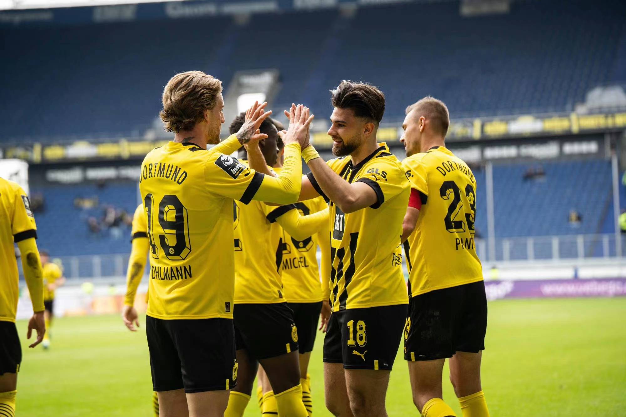 关于多特欲战胜危机欧冠晋级路漫漫的信息