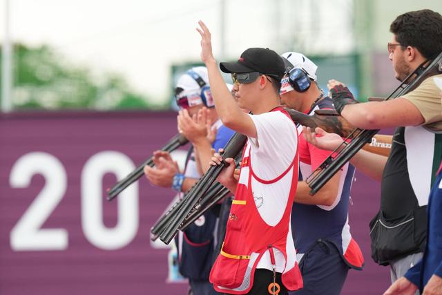 包含美国射击选手击破个人记录，获得银牌的词条