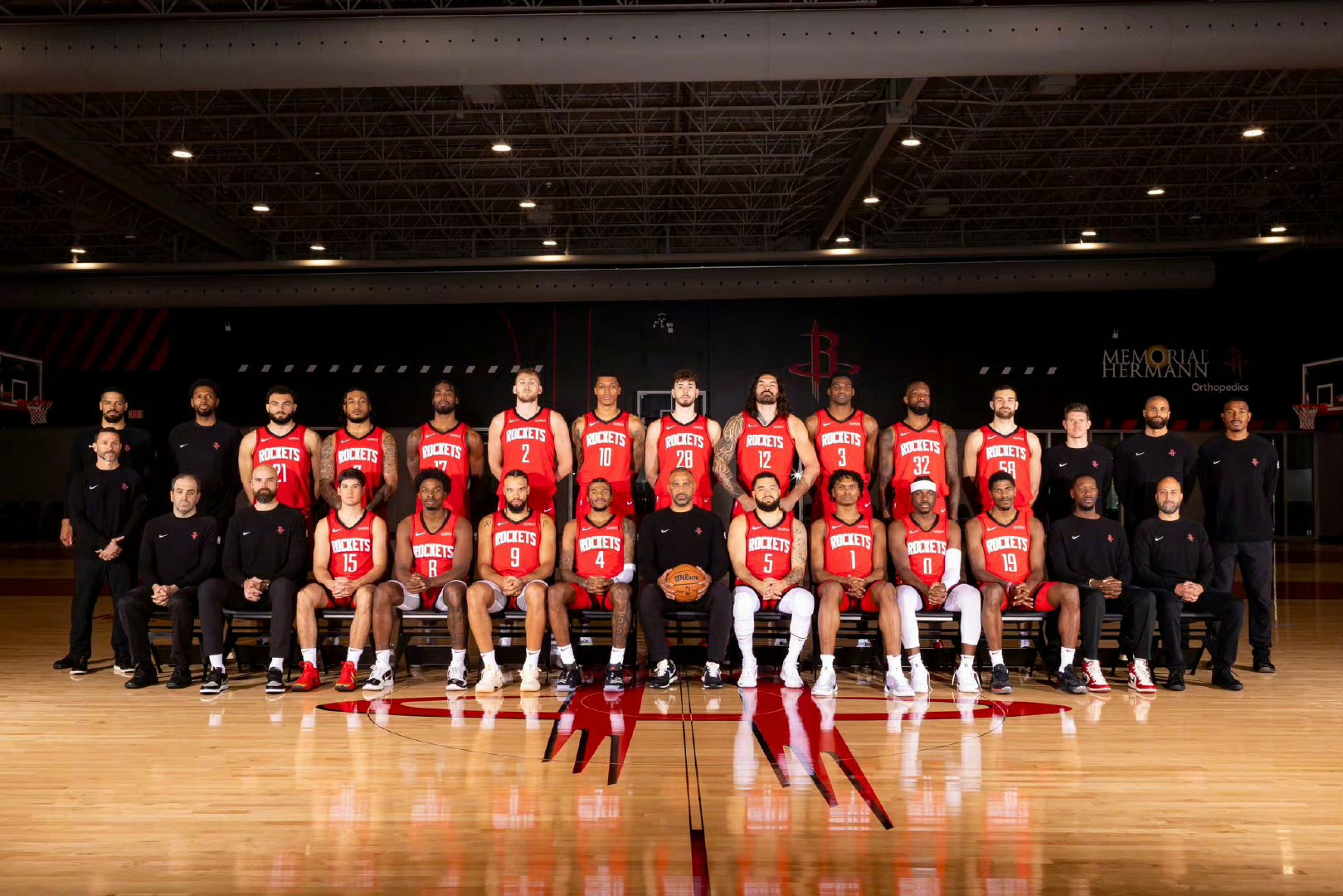 三亿体育体育app下载-火箭队稳扎稳打，队员状态完美