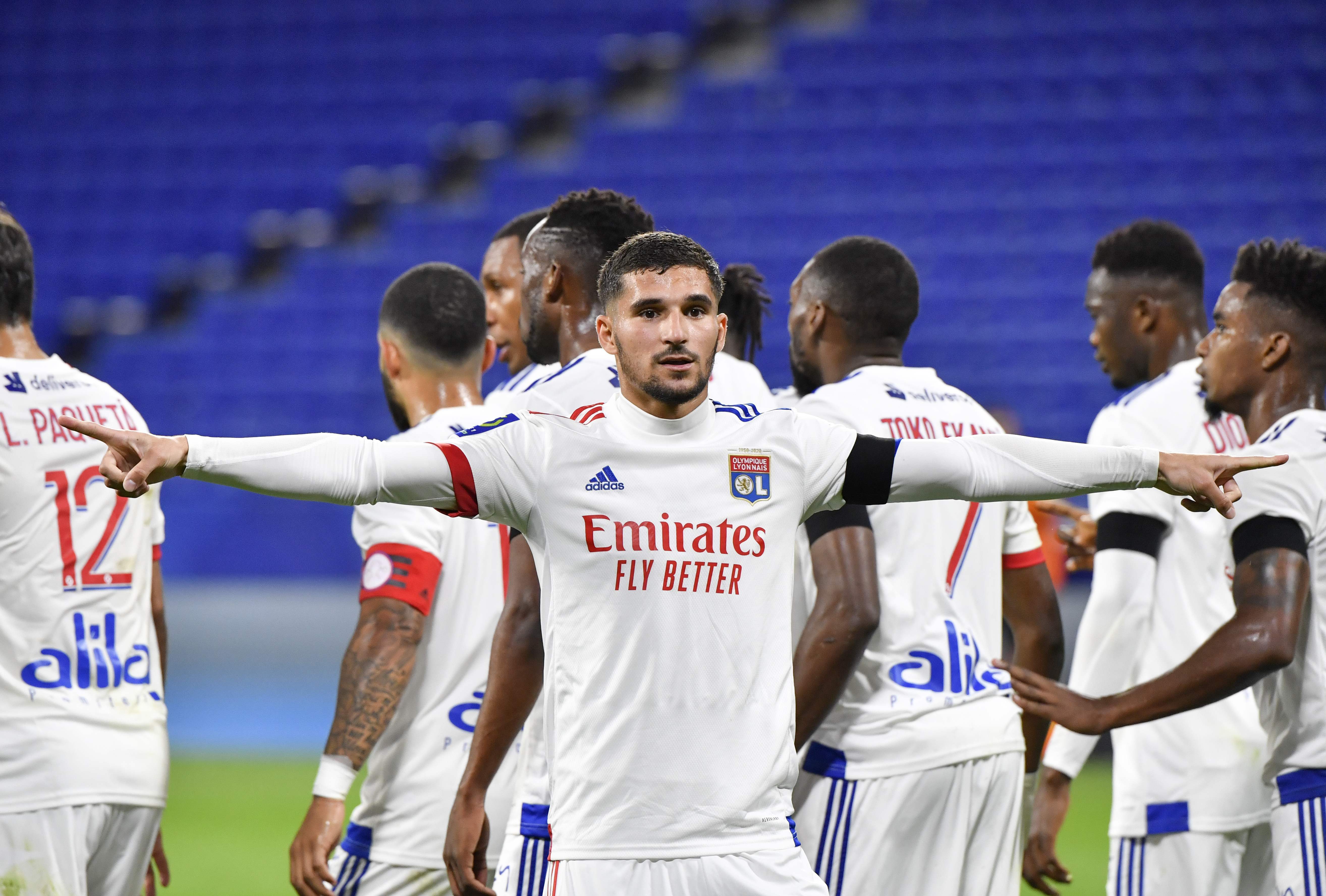 里昂战平尼斯，连续不败继续领跑法甲积分榜的简单介绍