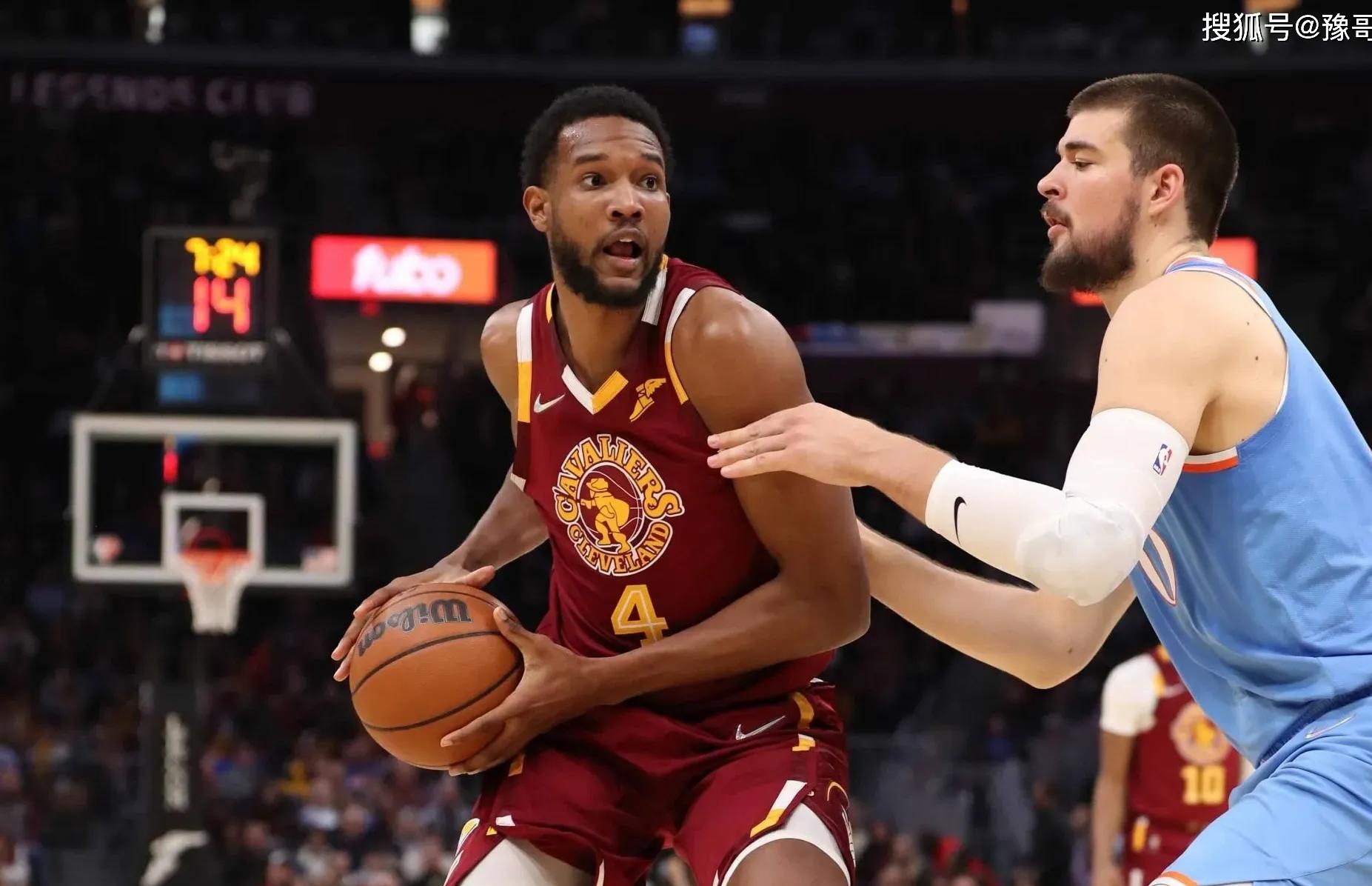 三亿体育体育竞技-骑士队球员殊死争夺，士气高涨追求胜利