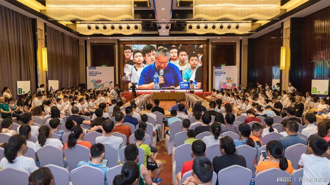 三亿体育体育下载-队员实力匹敌，展开激烈比拼力争胜出的简单介绍