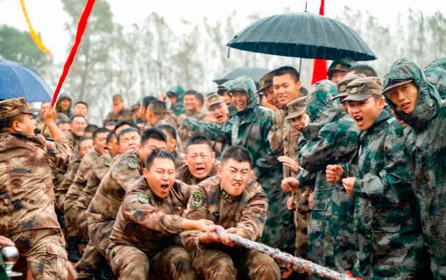 队员实力匹敌，展开激烈比拼力争胜出的简单介绍