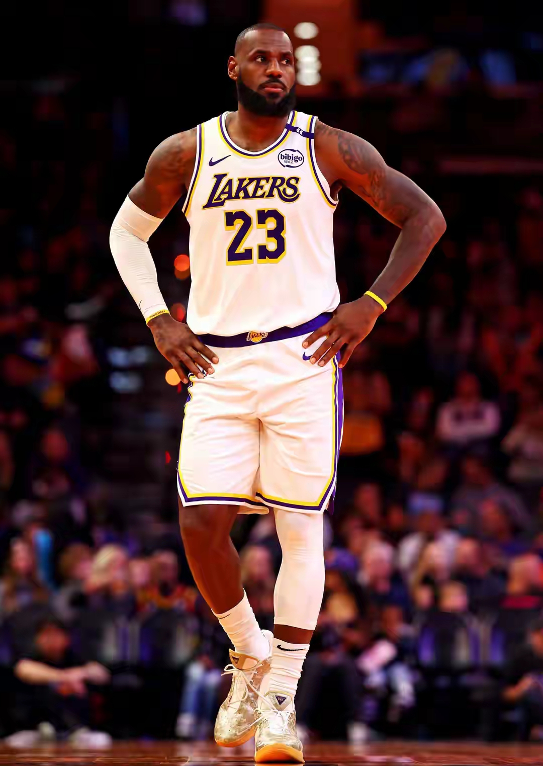 包含勒布朗-詹姆斯连续9场比赛得分30+,湖人压哨绝杀国王的词条 包含勒布朗-詹姆斯连续9场比赛得分30+,湖人压哨绝杀国王的词条