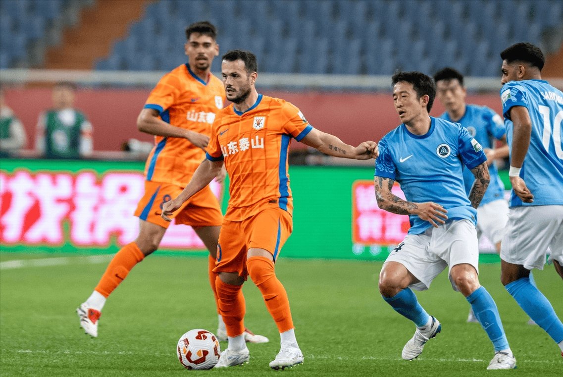 关于在深圳队赛场上演中超，失误，引发全场沸腾的信息