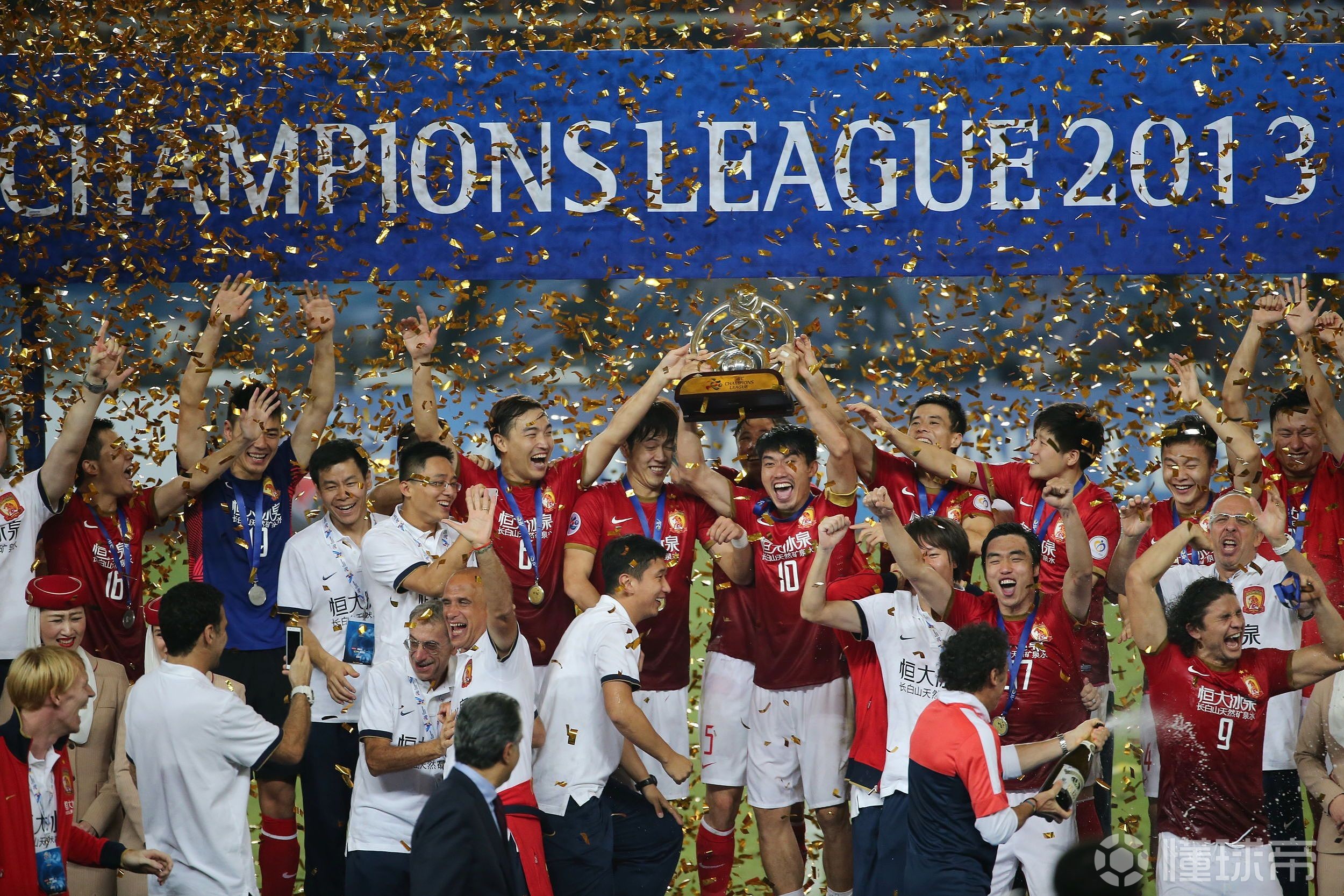 关于凭借一波广州队，亚冠成功绝杀，现场观众齐声高喊的信息