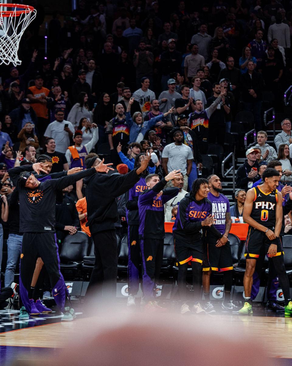 三亿体育体育app-主场不敌太阳，爵士阵中老将连砍25+，却力挽狂澜的简单介绍