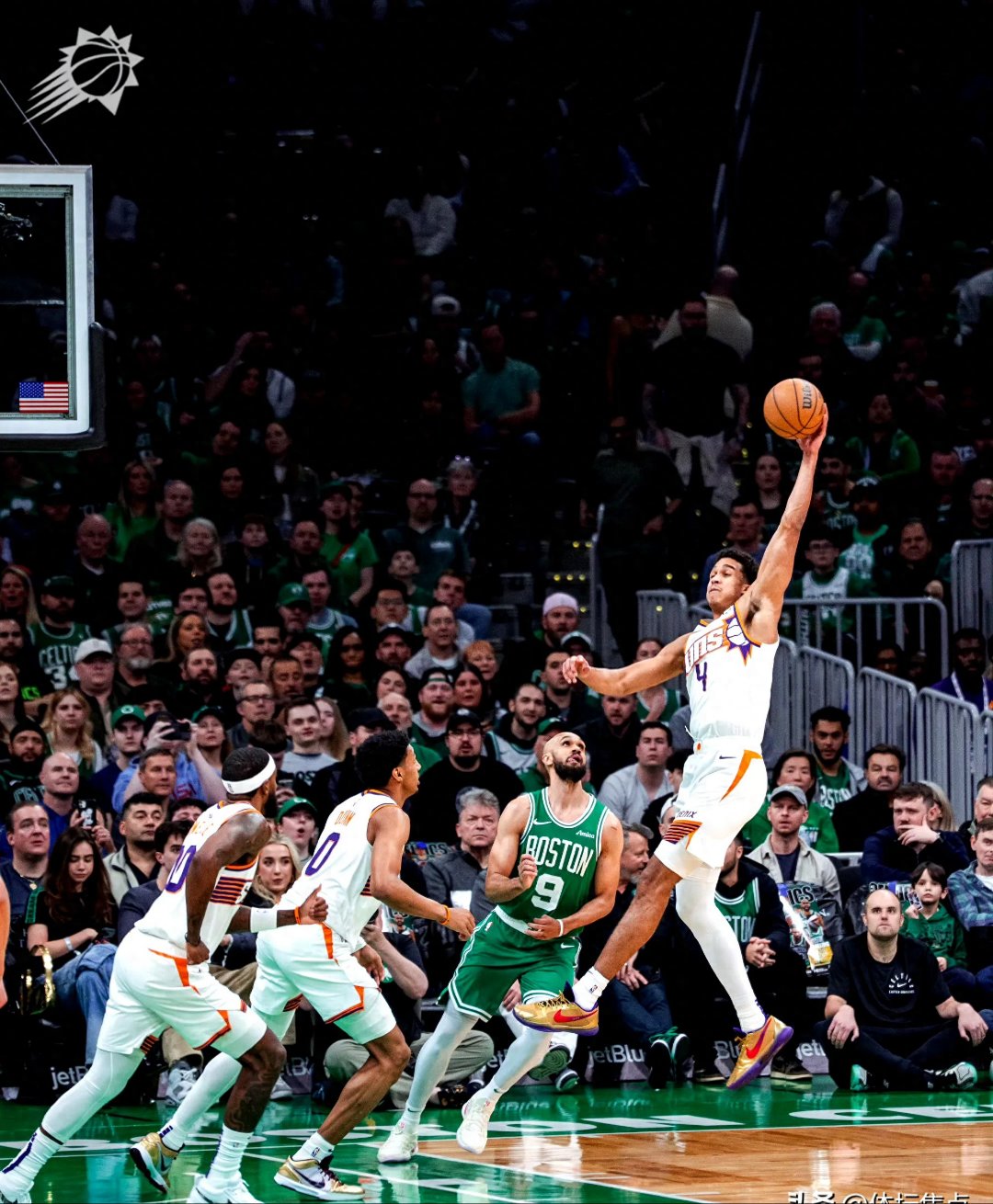 主场不敌太阳,爵士阵中老将连砍25+,却力挽狂澜的简单介绍 主场不敌太阳,爵士阵中老将连砍25+,却力挽狂澜的简单介绍