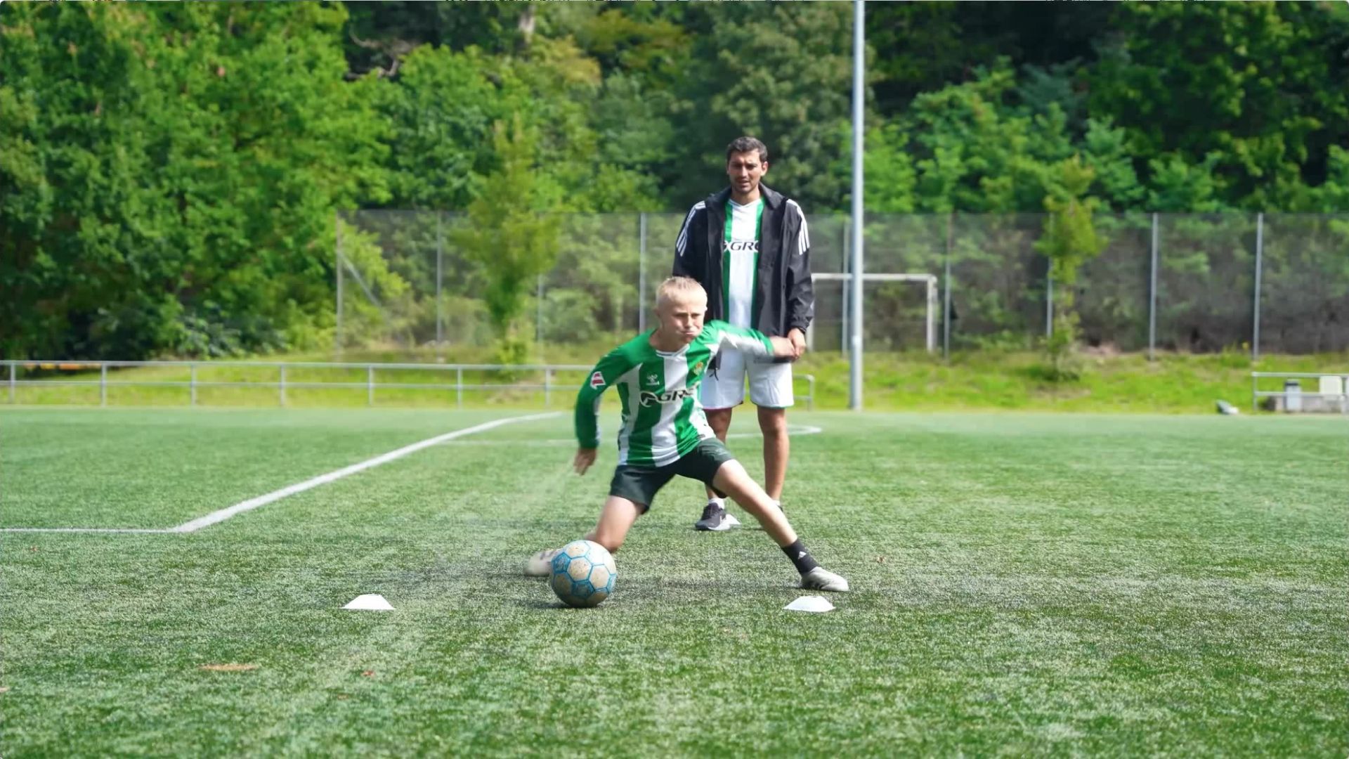 三亿体育体育网页版-皇家贝蒂斯球员亮相赢得掌声