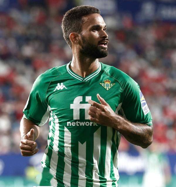 皇家贝蒂斯球员亮相赢得掌声