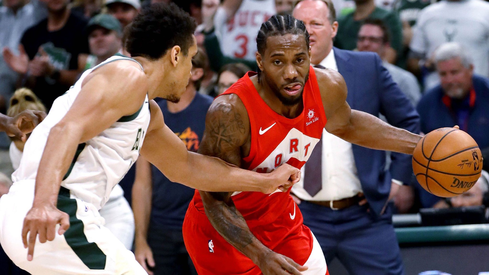 包含猛龙完美适应伦纳德，迈入东部第二的位置的词条