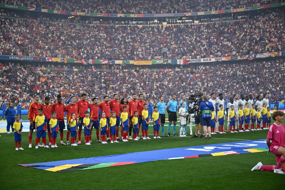 欧洲各国足球队火拼，场上惊险对决！的简单介绍