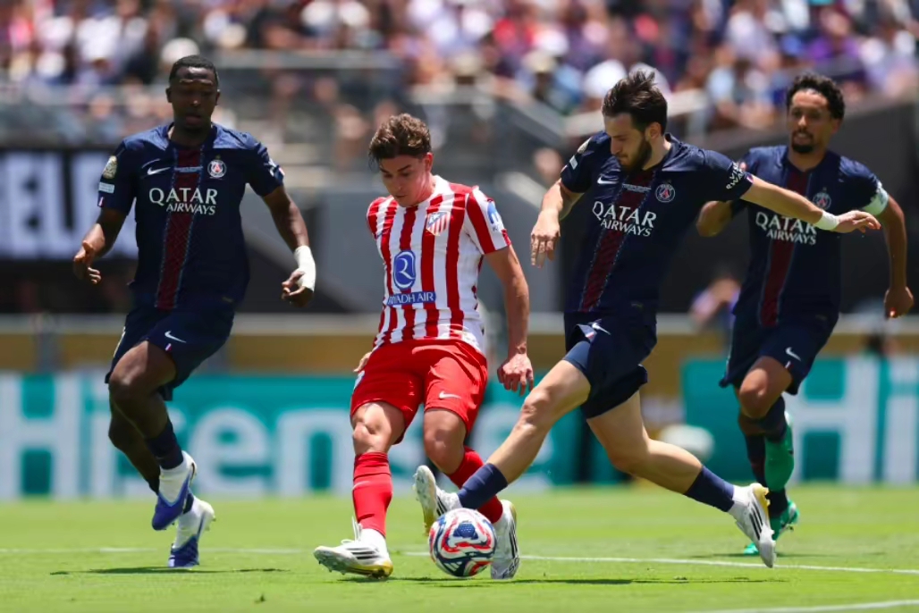 巴黎圣日耳曼在法甲中领先，马赛紧追的简单介绍