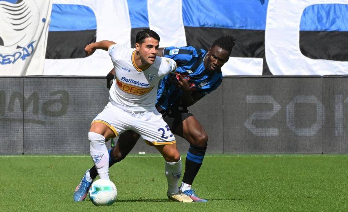 三亿体育体育网站入口-意甲劲旅AC米兰官宣签约巴西后卫，强化后防实力的简单介绍